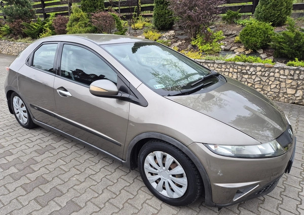 Honda Civic cena 10600 przebieg: 402000, rok produkcji 2006 z Kraków małe 379